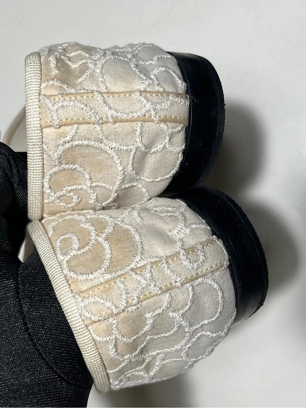 CHANEL white and Black Cap-Toe Ballet Flats with White Bow